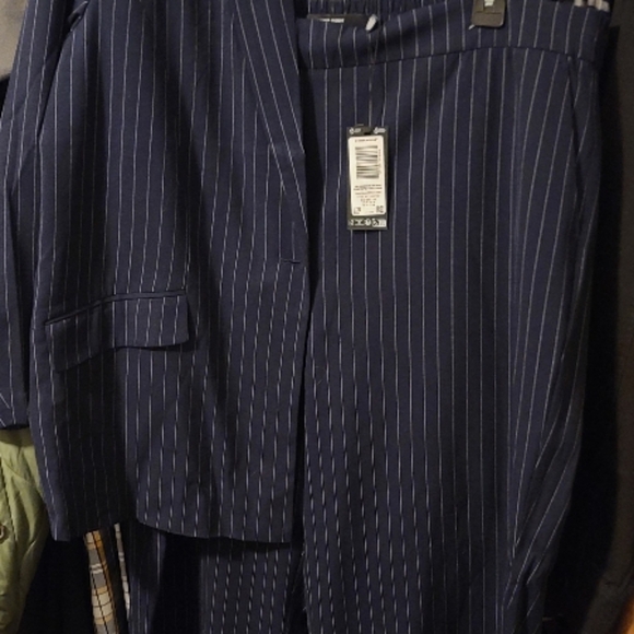 Vero Moda Curve navy tailored pinstripe suit swt - Picture 12 of 16